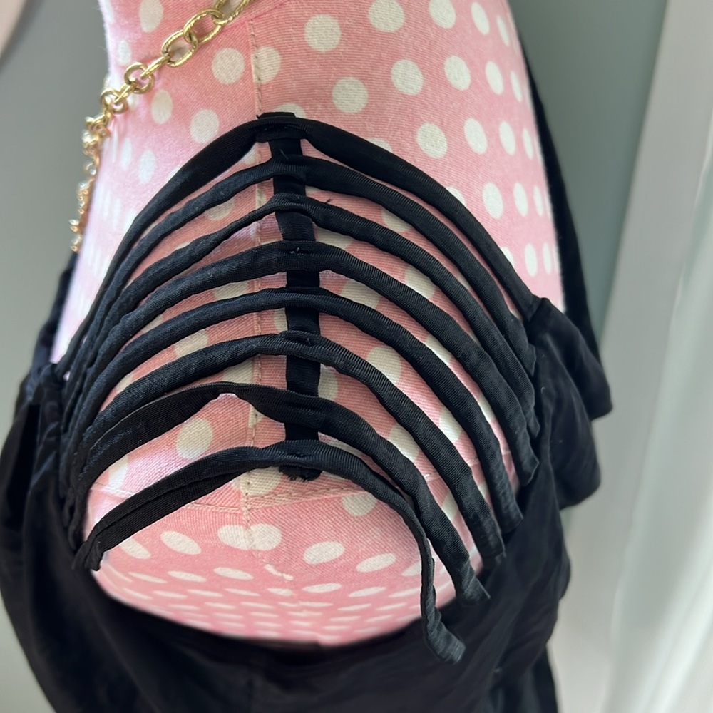 Bebe Strappy Shoulder Tank Size L - Picture 5 of 13